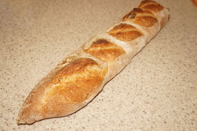 Французский багет с вялеными томатами, 260 гр.